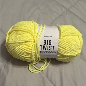Big Twist posh lemon glow Yarn